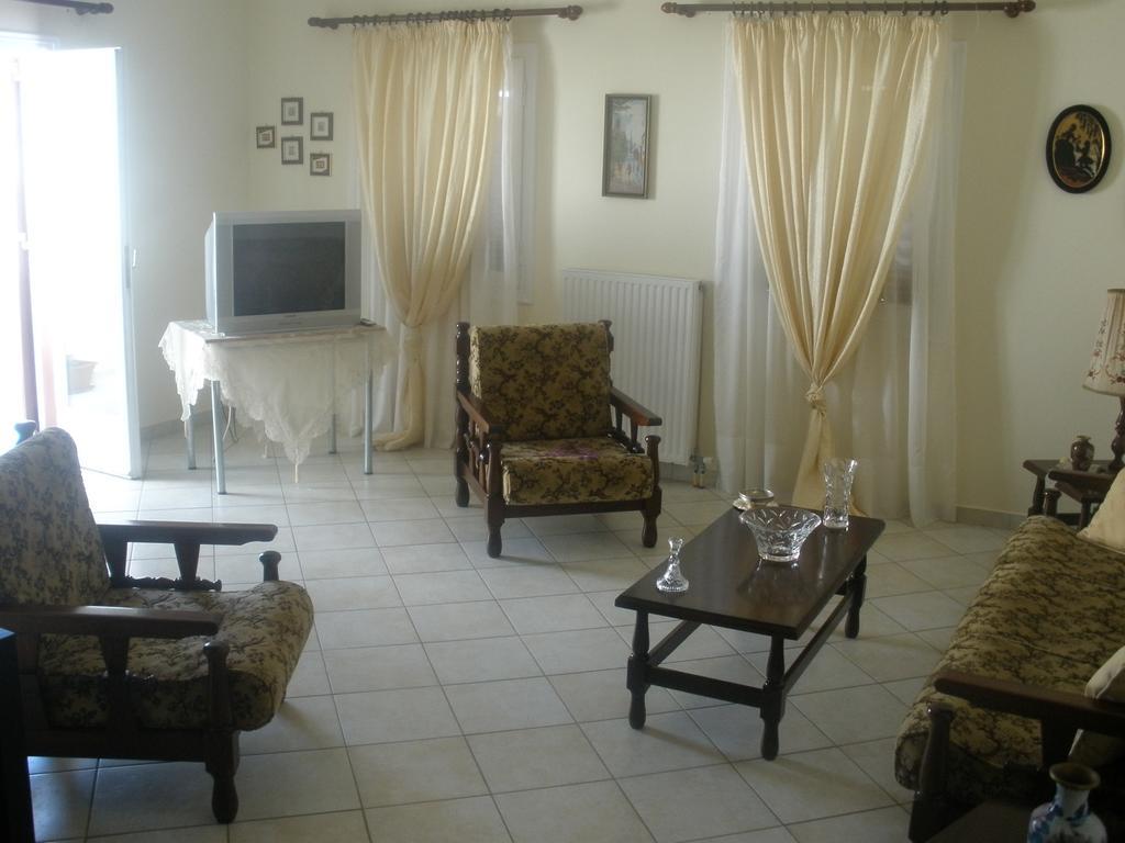Pension Lagoudera Naxos City Oda fotoğraf